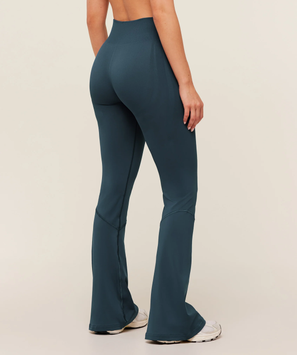 Everyday Seamless Flared Legging 2.0
